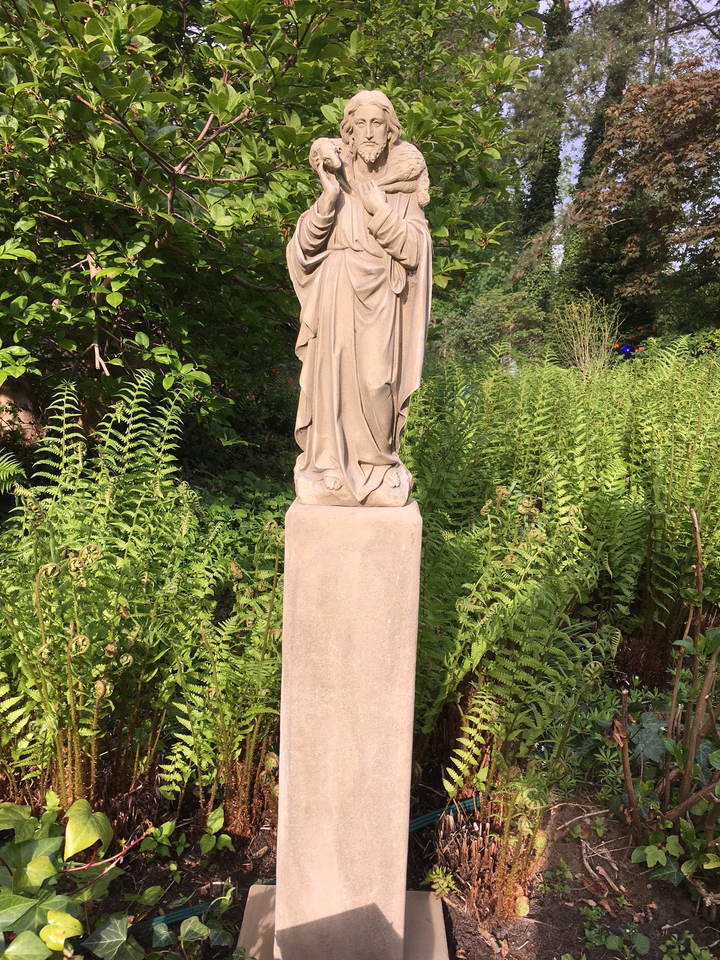 Christus Statue auf eine Stele