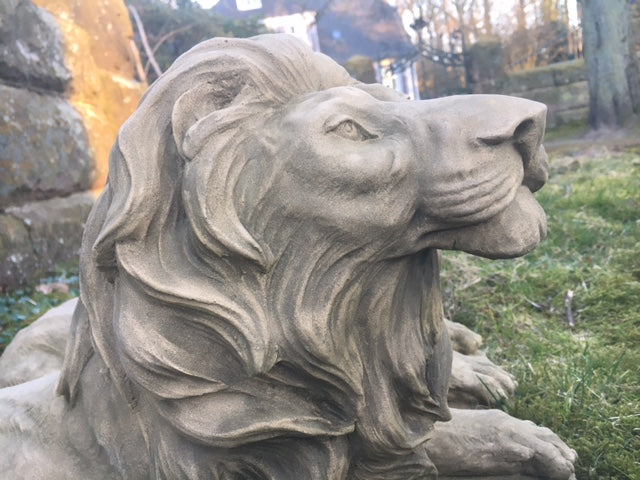 Löwenstatue