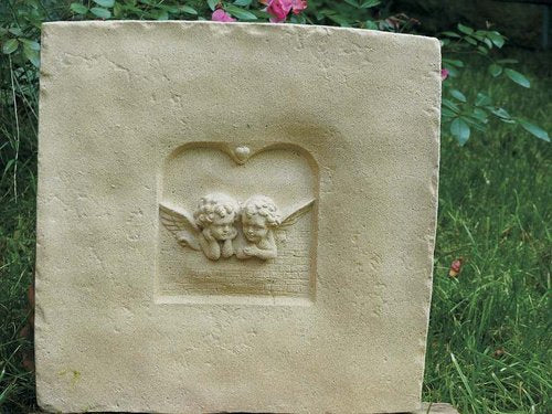 Relief "Zwei Engel auf der Mauer"