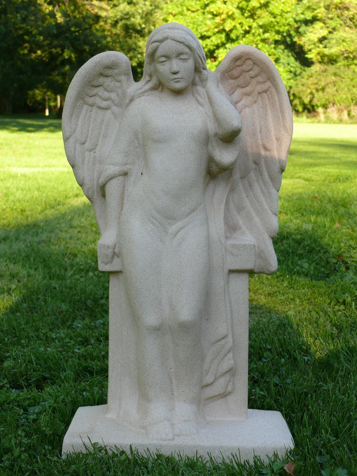 Engelsstatue "Merle" stehend