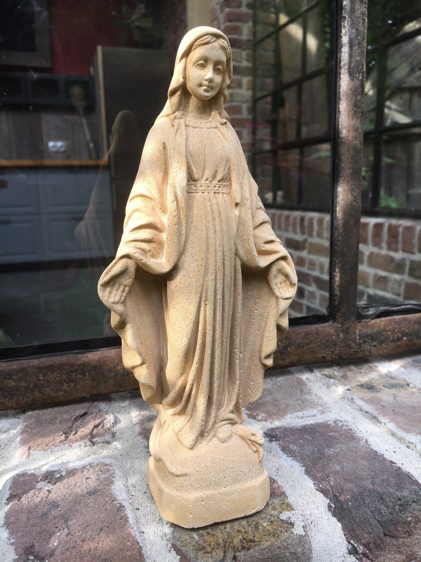 Kleine Maria Statue