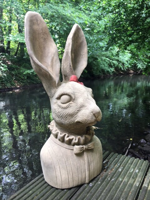 Hase Alice im Wunderland
